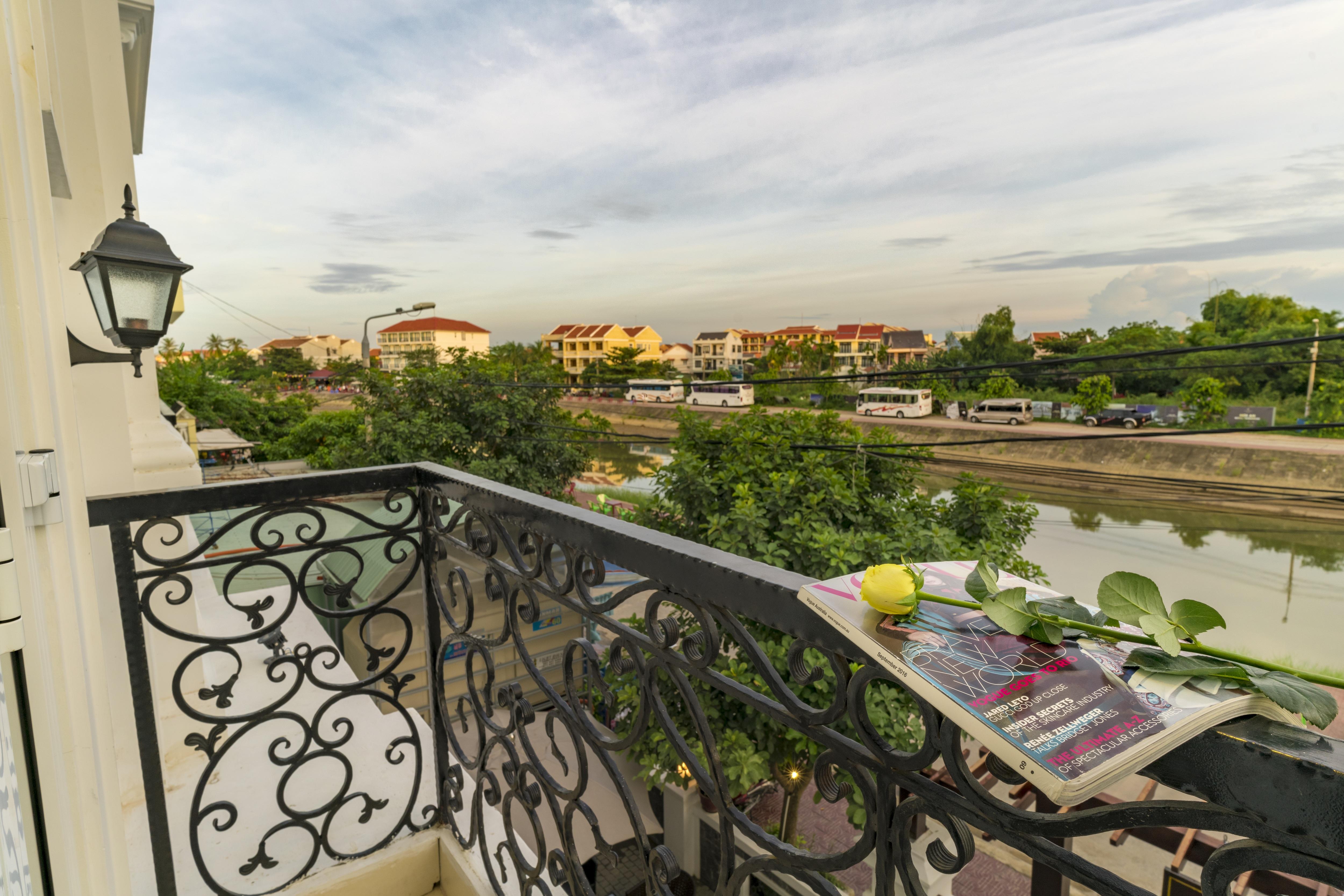 Canal House 3* Хойан