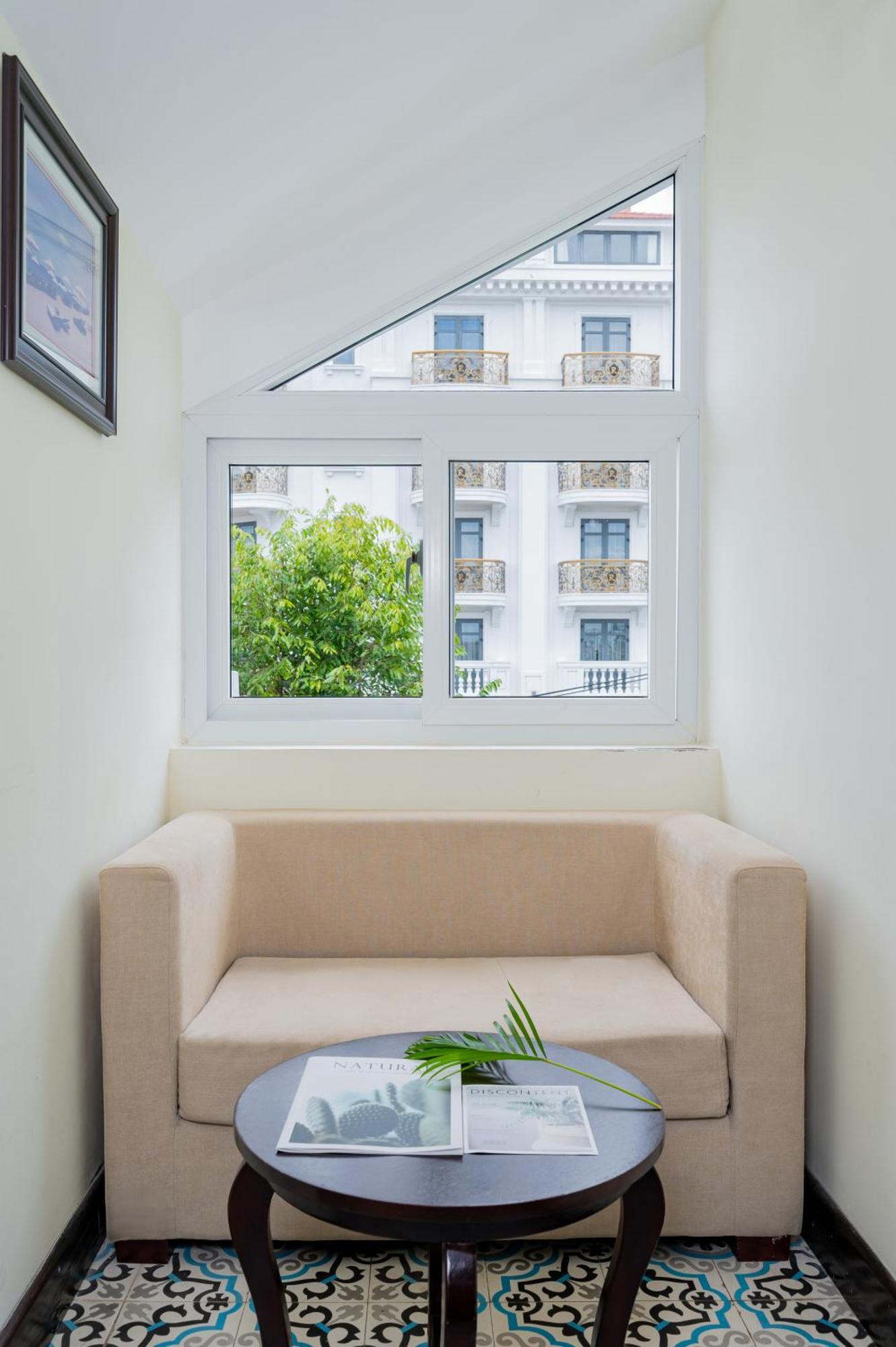 Canal House Отель 3*