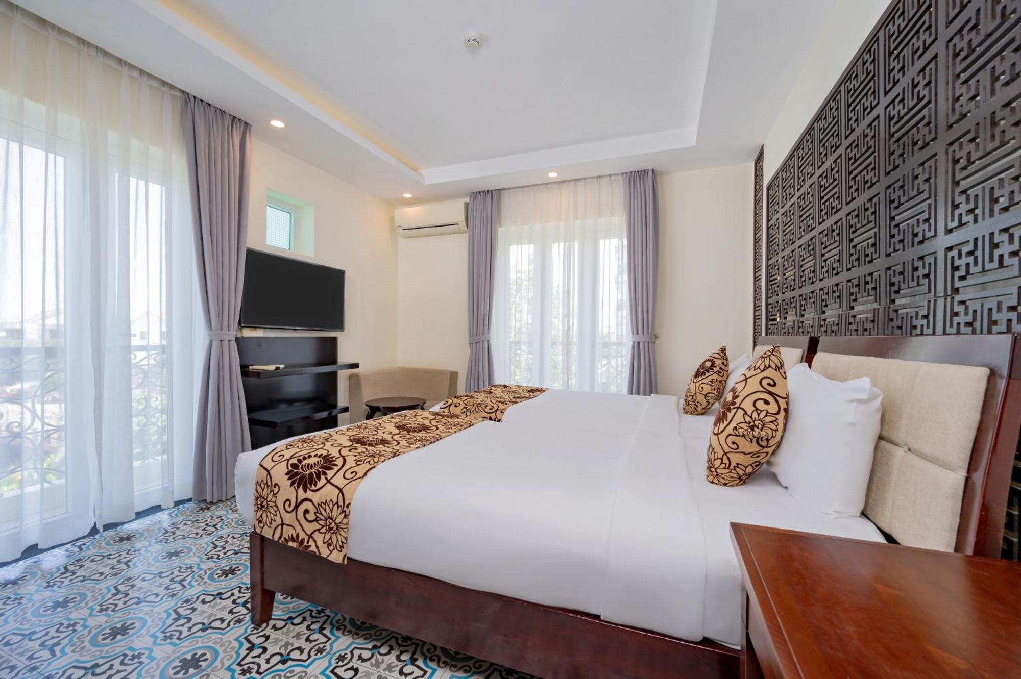 Canal House Riverside By Haviland Hoi An